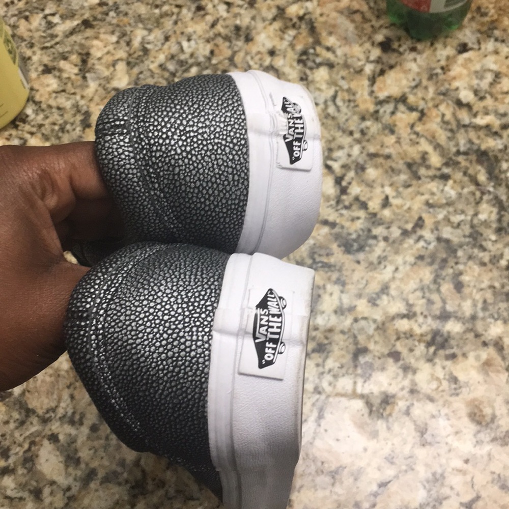 Vans - Picture 3 of 3